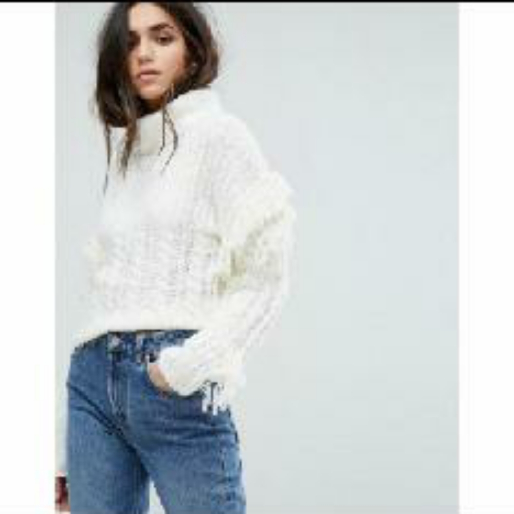 Frill Sleeve Detailed Sweater Cream